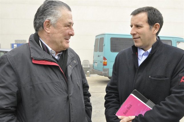 Jesús Soto, presidente de ATADES, y Carlos Aparicio, coordinador de UPyD Aragón