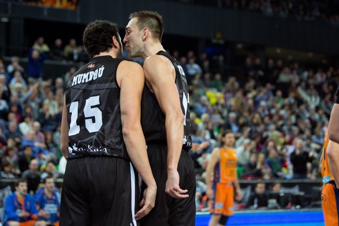 Mumbrú y Hervelle (Bilbao Basket)