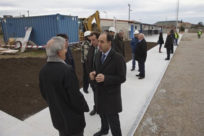 Visita de Diego a las obras del campo de fútbol de Rinconeda