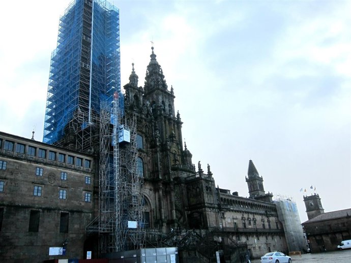 La Catedral de Santiago en obras, con andamios