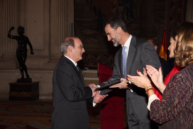 El rey don Felipe y el doctor Jesús Prieto, Premio Nacional de Investigación