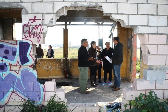 Medrano en su visita a Aeropuerto Viejo