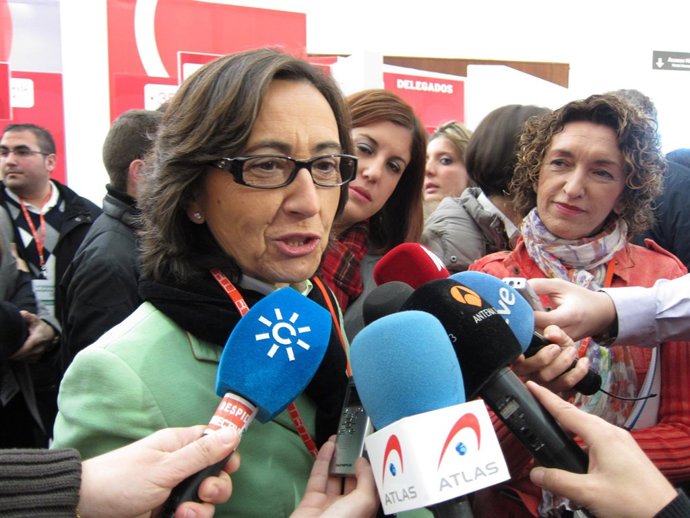 Rosa Aguilar Atiende A Los Medios A Su Llegada Al Congreso Del PSOE