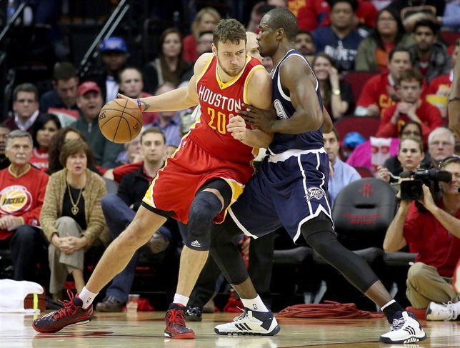 Ibaka ante Motiejunas en el Rockets-Thunder