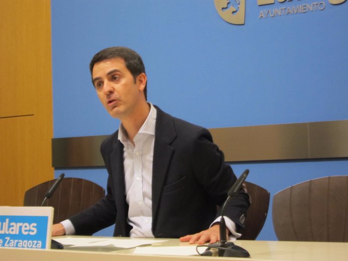 El concejal del PP, Pedro Navarro, este viernes en la sala de prensa