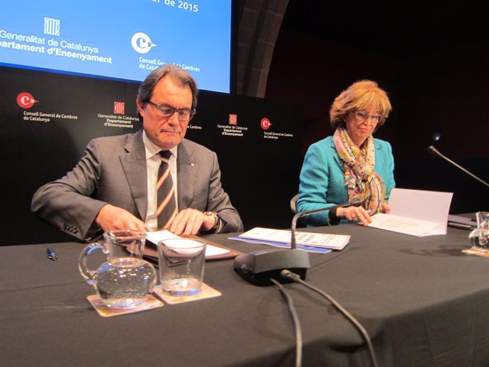 El presidente del Govern, Artur Mas, y la consellera Irene Rigau