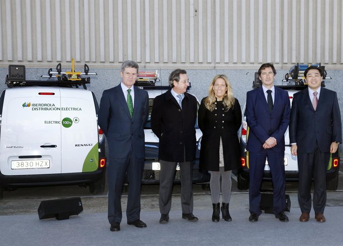 Entrega de vehículos eléctricos Renault a Iberdrola