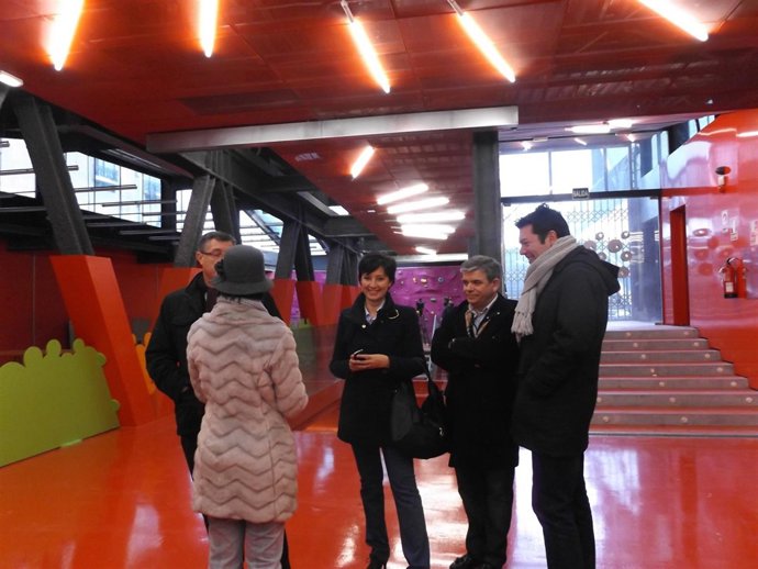 Visita del Gobierno municipal de Teruel al edificio de Domingo Gascón.