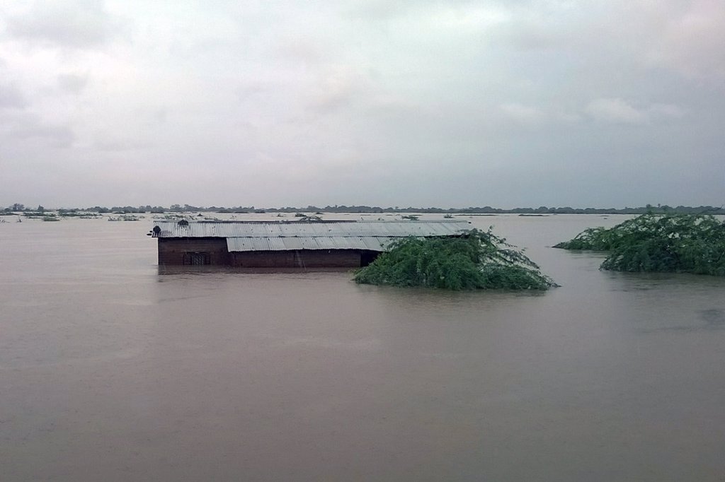 Al Menos Muertos En Las Inundaciones De Malaui