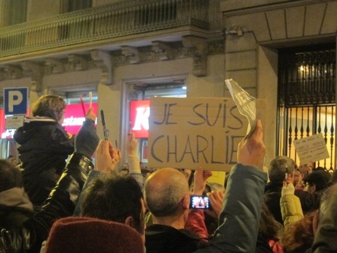 Concentración en el Consulado francés (Barcelona) por el ataque en Charlie Hebdo