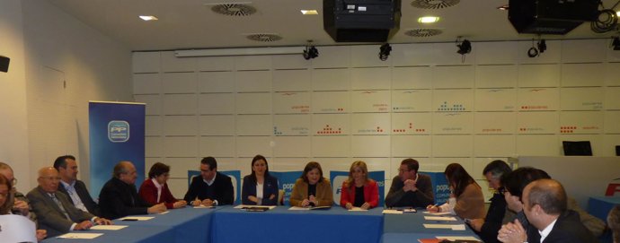Català y Bonig, en la reunión de trabajo con diferentes sectores educativos.