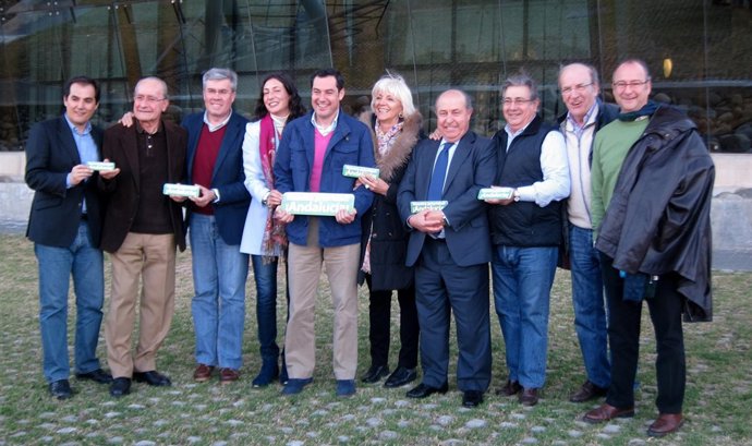 Los alcaldes del PP de las ocho capitales de Andalucía y Juanma Moreno