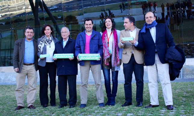 Juanma Moreno y los cinco presidentes del PP de diputaciones andaluzas