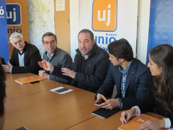Ramon Espadaler junto a Toni Font y Oriol Gil en el comité ejecutivo de UJ