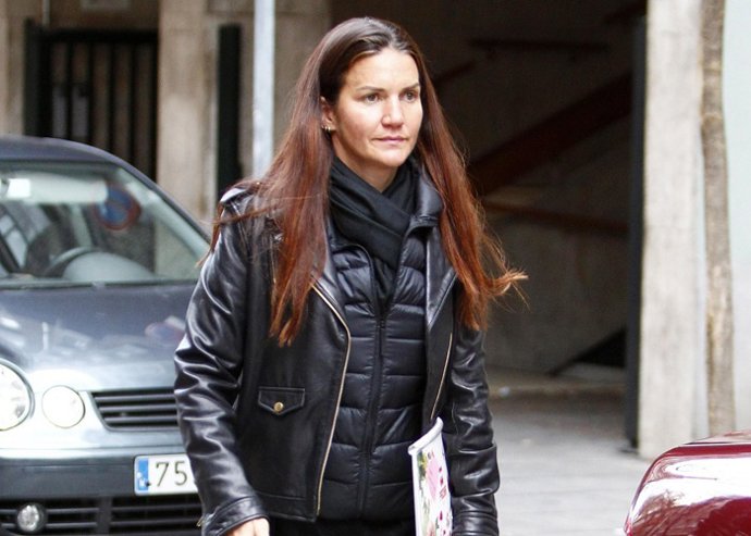 Samanta vallejo nagera una tarde en rojo y negro 