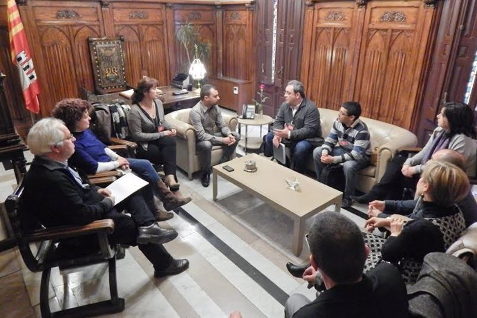 Imagen del encuentro que el alcalde de Terrassa mantuvo con los representantes d