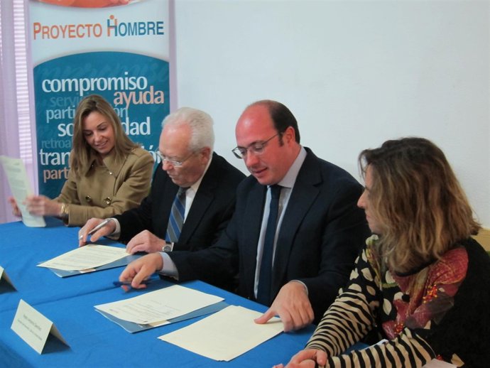 Imagen de la firma del acuerdo