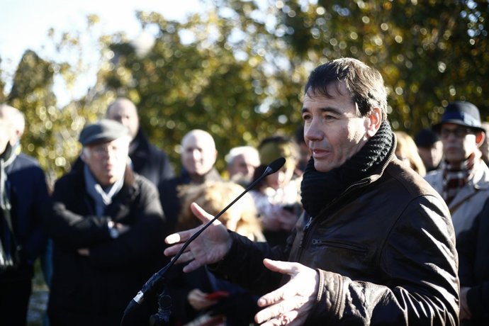 Tomás Gómez en un homenaje a Tierno Galván