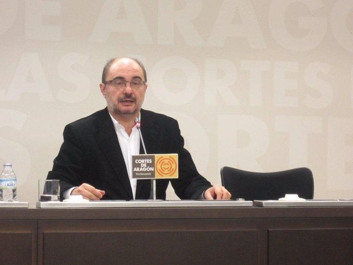 El presidente del grupo del PSOE en las Cortes de Aragón, Javier Lambán