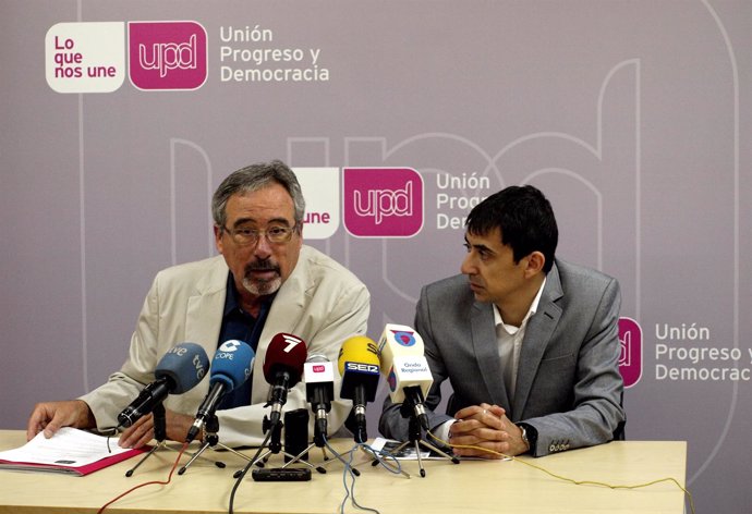 Los concejales de la formación magenta, José Antonio Sotomayor y Rubén J.Serna