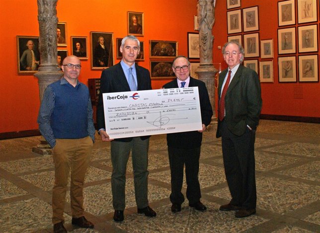 Ibercaja entrega 74.641 euros a Cáritas recaudados en Navidad          