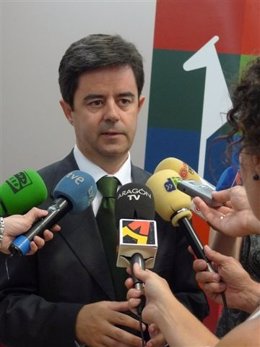 El exalcalde de Huesca y portavoz del PSOE en el Ayuntamiento, Luis Felipe