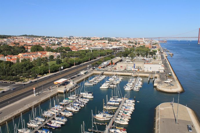 Panorámica del puerto de Lisboa 