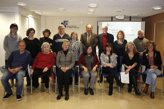 Acto de entrega de acreditaciones a psicólogos mediadores