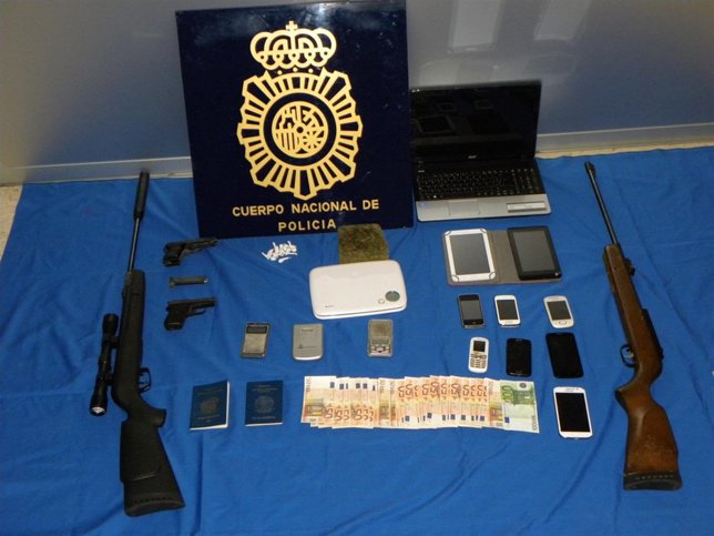 Material intervenido en Operación Comeanda en A Coruña.