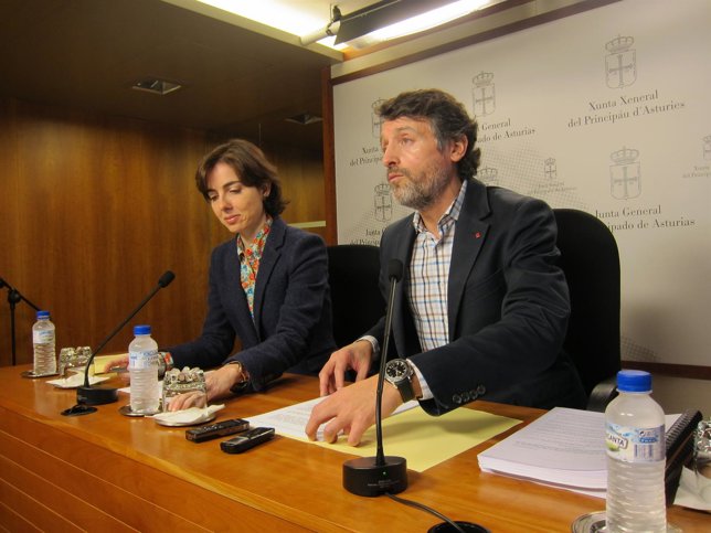 Enma Ramos y Matías Rodríguez Feito, en rueda de prensa. 