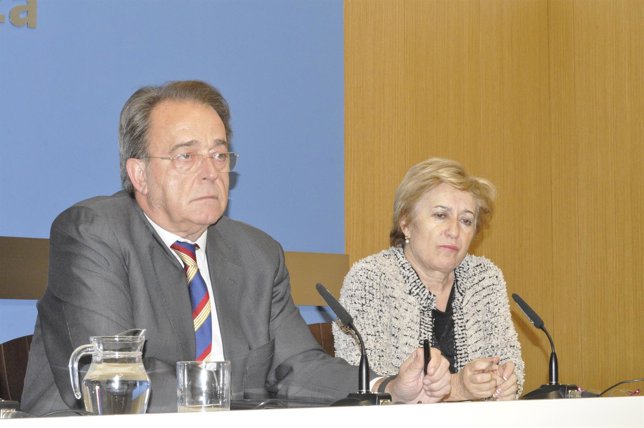 Los concejales de Zaragoza Carlos Pérez Anadón y Lola Campos.