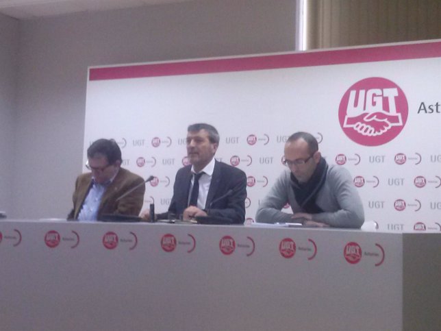 Edouard Martin en Asturias con dirigentes de UGT y CCOO de Industria