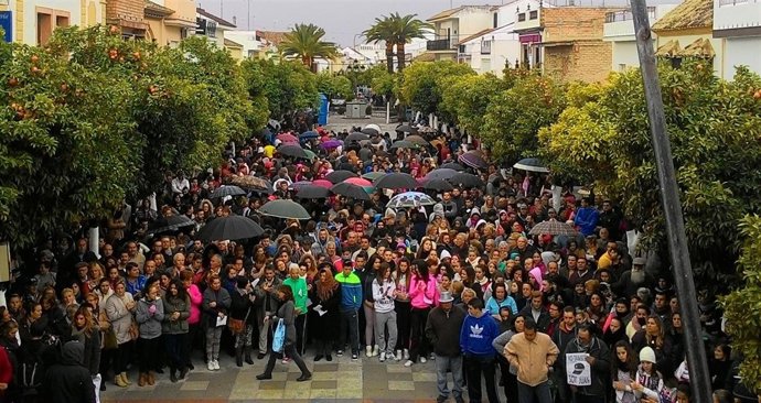 Concentración de apoyo al agente herido