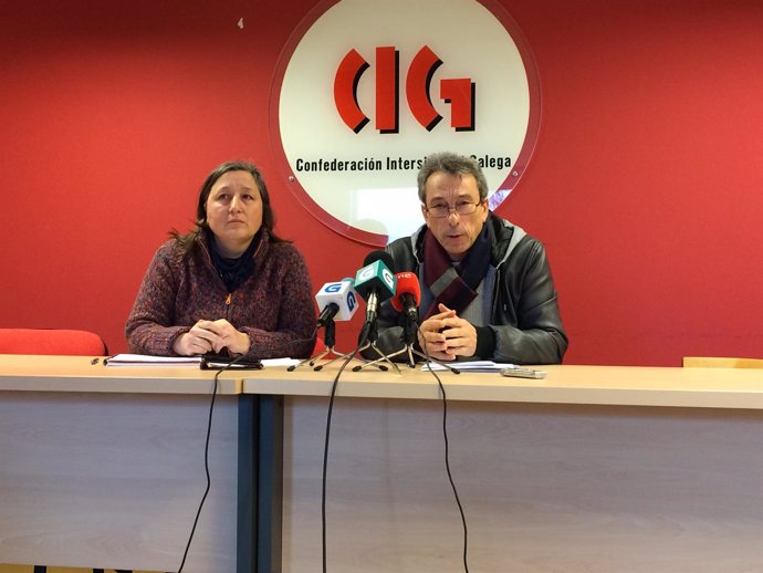 Miembros de CIG demandan la totalidad de las aulas en gallego