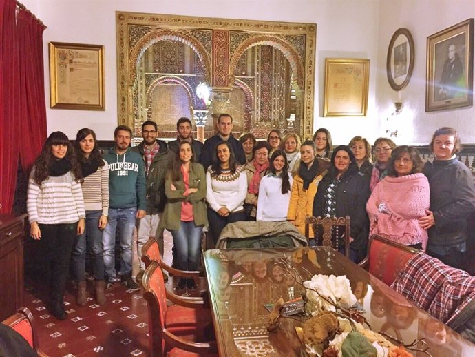 Entrega de becas concedidas por el Ayuntamiento de Arjona a universitarios