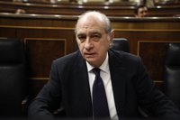 Fernández Díaz dice que se derrotará al yihadismo como se derrotó ETA y abre la puerta del pacto a todos los partidos