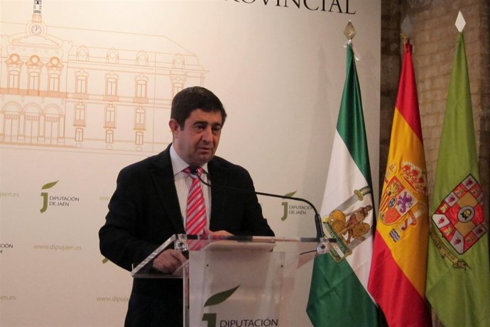 El secretario general del PSOE de Jaén, Francisco Reyes, en la rueda de prensa.