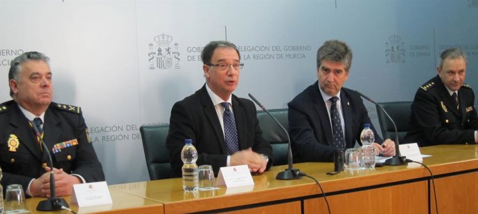 Durán, Bascuñana, Cosidó y Navaro en la rueda de prensa