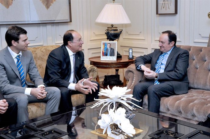 Sanz con el presidente del Grupo Matarromera