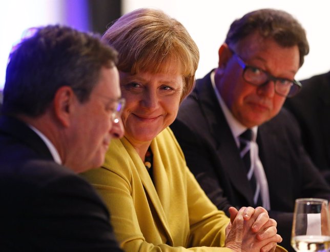Merkel dice que el BCE debería evitar dar señales equivocadas