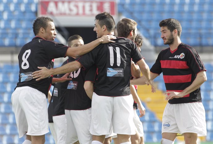 Los jugadores de Sesiones AFE celebran un gol ante el Hércules