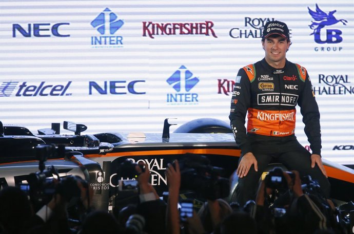 El piloto mexicano Sergio Pérez en la presentación con Force India