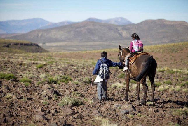 Dos de los protagonistas del documental 'Camino a la escuela'