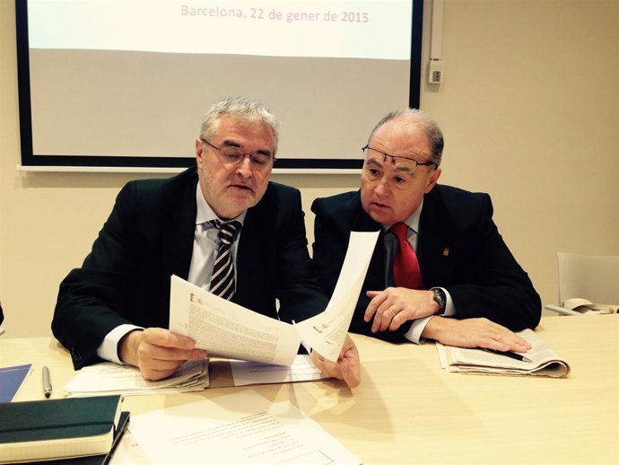 El secretario de Salud Pública, Antoni Mateu, y el epidemiólogo Antoni Trilla