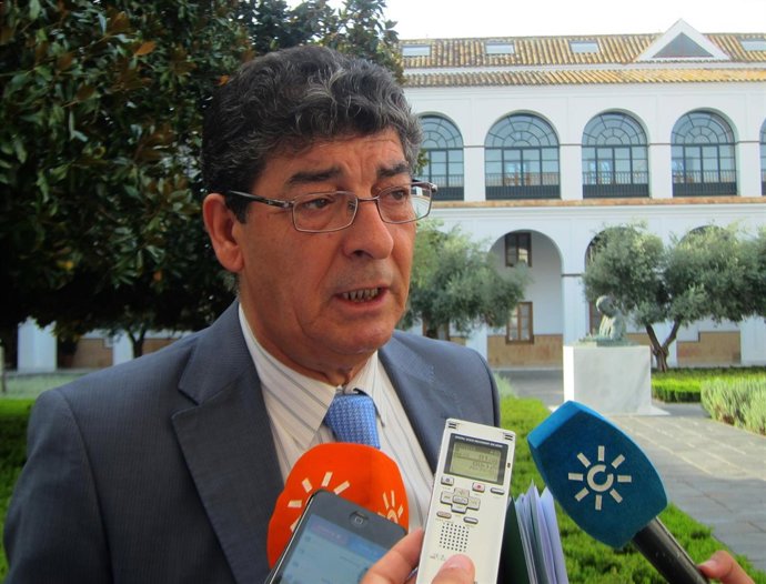 Diego Valderas, hoy ante los medios