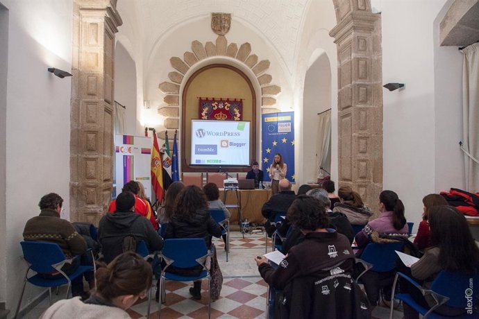Fotos del taller de la EOI sobre turismo cultural en Cáceres