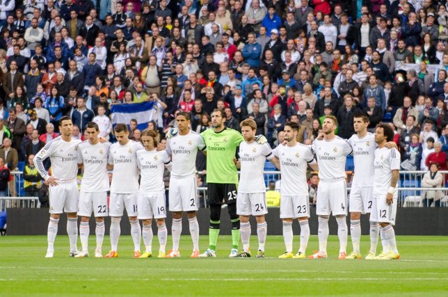 El Real Madrid guarda un minuto de silencio en honor a Tito Vilanova