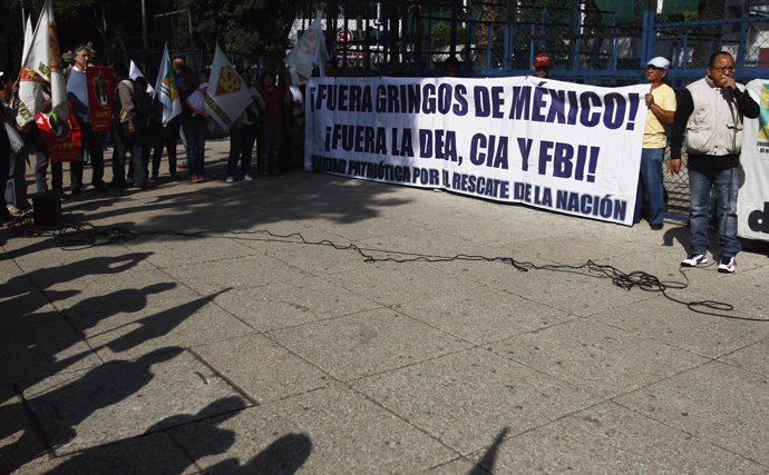 México, protesta en apoyo al narco Enrique Camarena