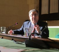 Zoido: "No se me pasa por la cabeza que alguien ponga pegas a zona franca porque esté en una lista electoral"