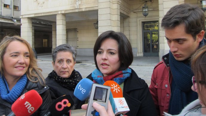 Virginia Pérez atiende a los medios
